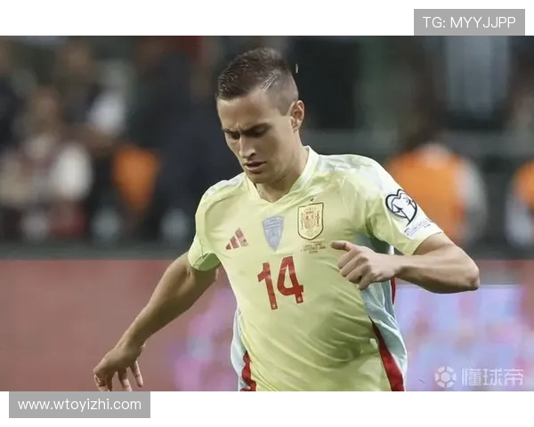 德弗鲁托斯分享西班牙队迎新趣事清唱歌曲成全场焦点引欢笑 德弗鲁托斯分享西班牙队迎新趣事清唱歌曲成全场焦点引欢笑