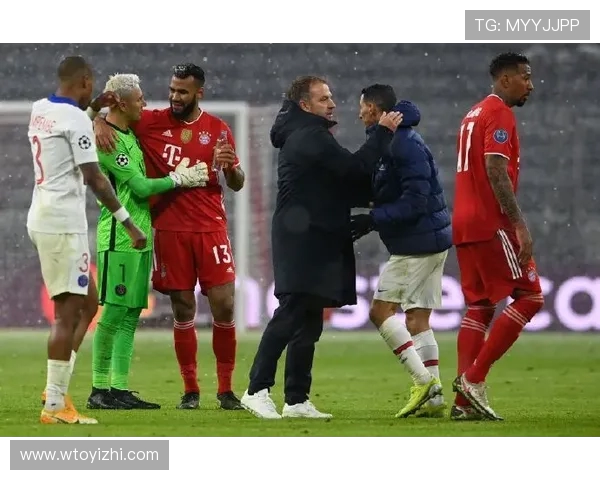 因停赛无法场边指挥 弗里克现身伯纳乌包厢观赛助阵 因停赛无法场边指挥 弗里克现身伯纳乌包厢观赛助阵